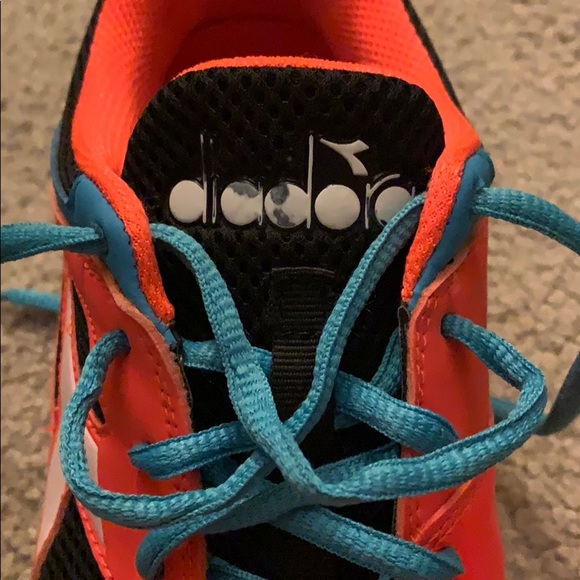 TENNIS SHOES!!!! - Picture 4 of 5